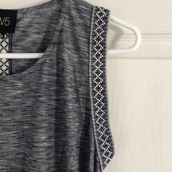 Sleeveless W5 Tank Top - Picture 3 of 5